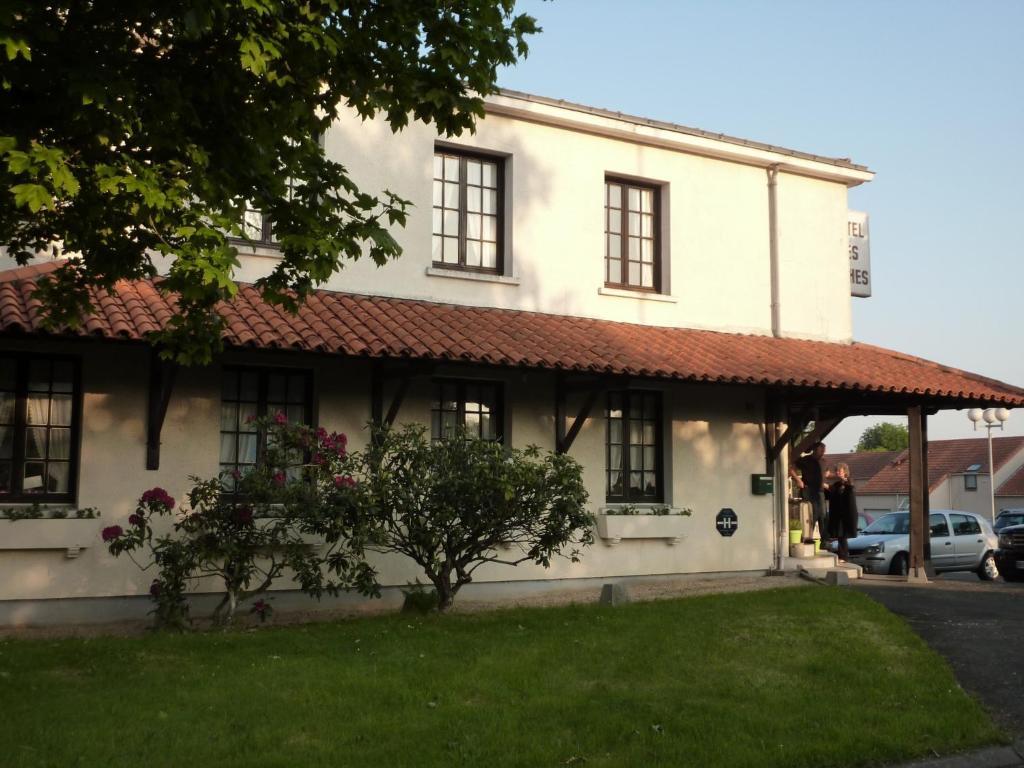 Hotel Des Biches Nuaillé Exterior foto